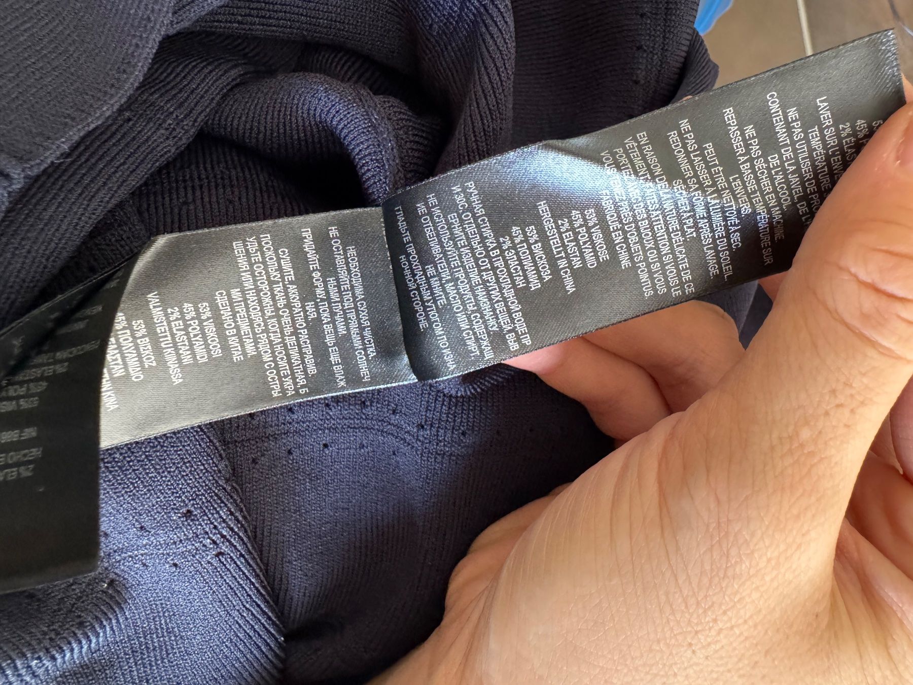 Kleider: Strickkleid, marineblau, Kragen, Kurzarm – Neu und originalverpackt aus Veyras von ValClasse 8
