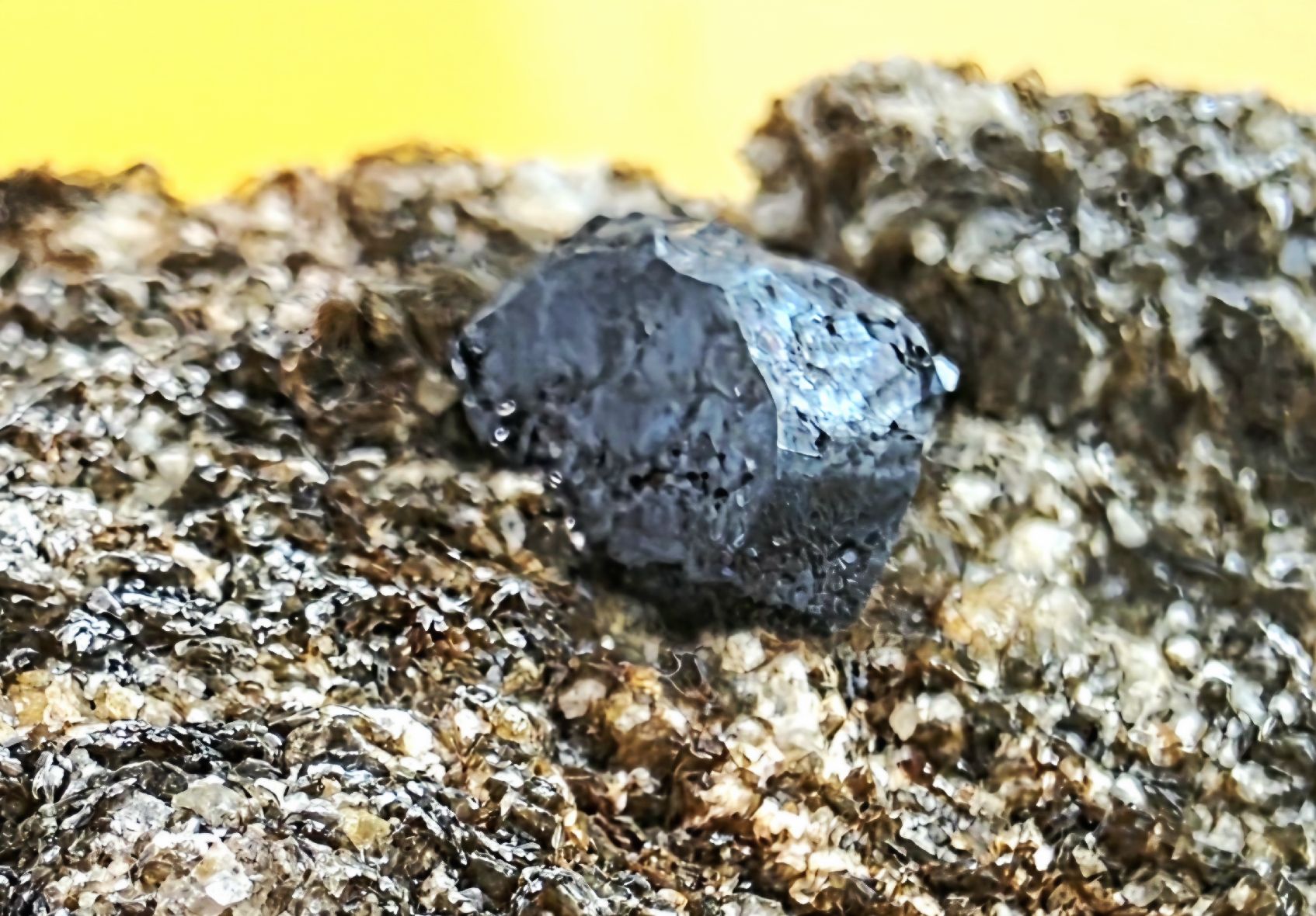 Minerali & Pietre curative: Mineralien Set 5 teilig mit Ilmenit, Magnetit, Rutil, Adular – Usato da Glis venduto da nbu_65ys