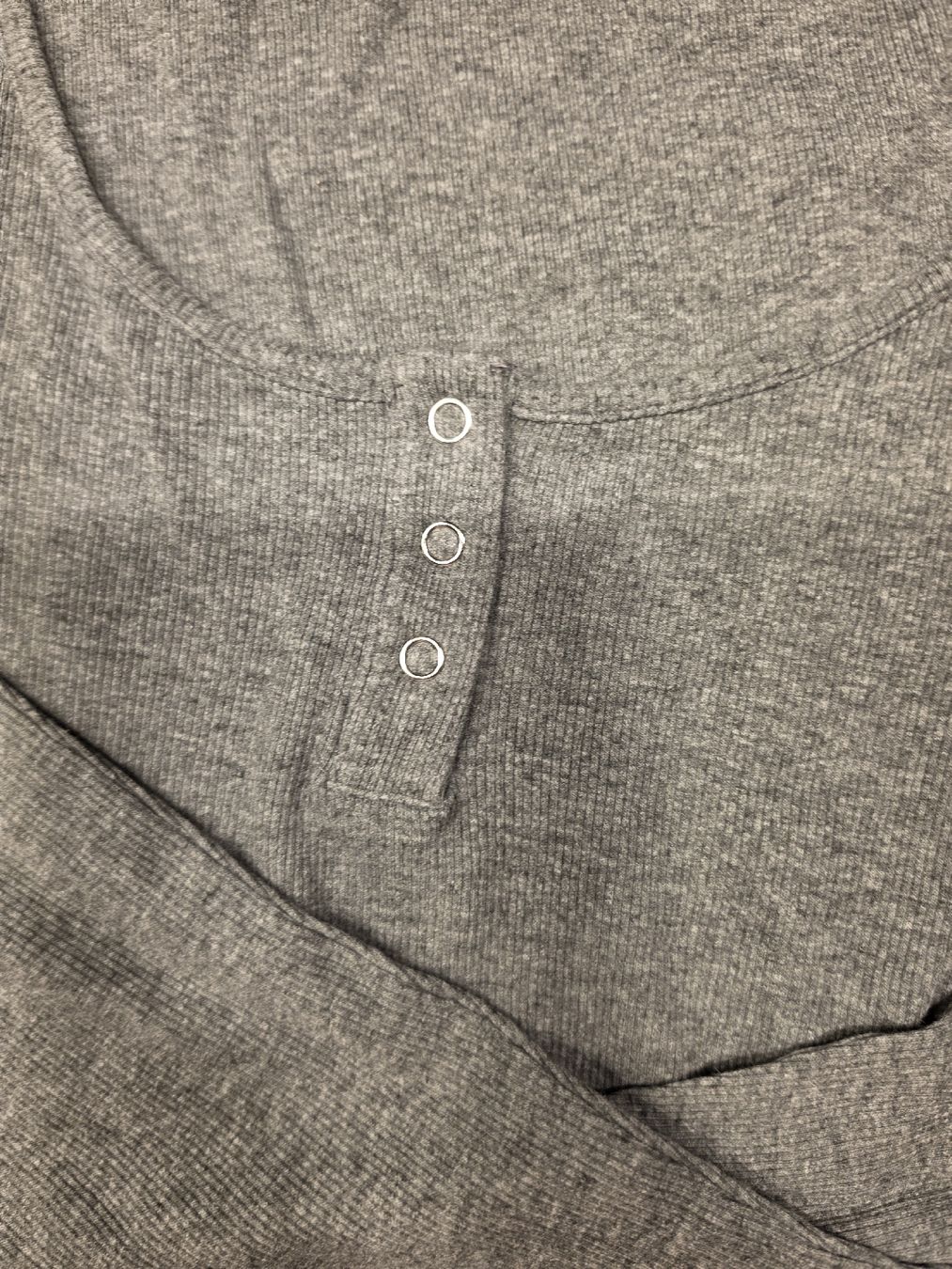 C&A Pullover & Sweatshirts: Langarmshirt grau Grösse M C&A – Gebraucht aus Luzern von oli_6x2r 1