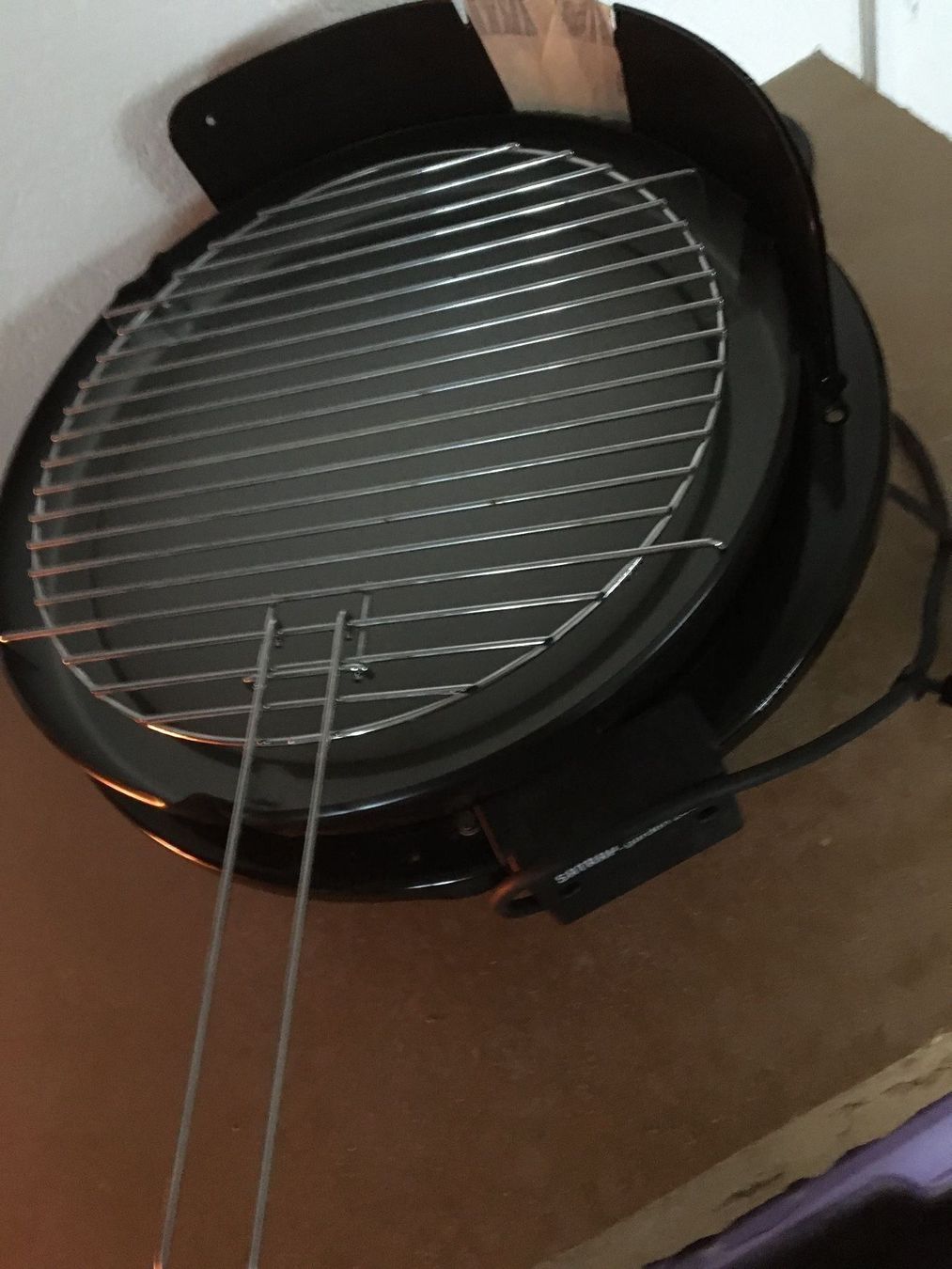 Grills: Grill électrique Satrap 2000 – Gebraucht aus Montsevelier von Batson 1