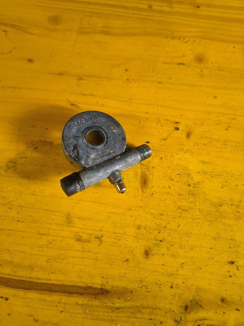 Wandhalterungen: Pony Seitendeckel halter – Gebraucht aus Fulenbach von Elektronik 3