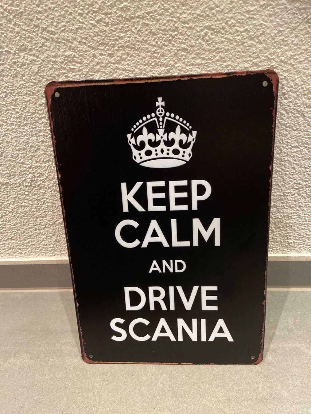 Insegne: SCANIA KEEP CALM Schild %%%NEU BLACK – Nuovo e nell'imballaggio originale da Seon venduto da Aaargauer01 1