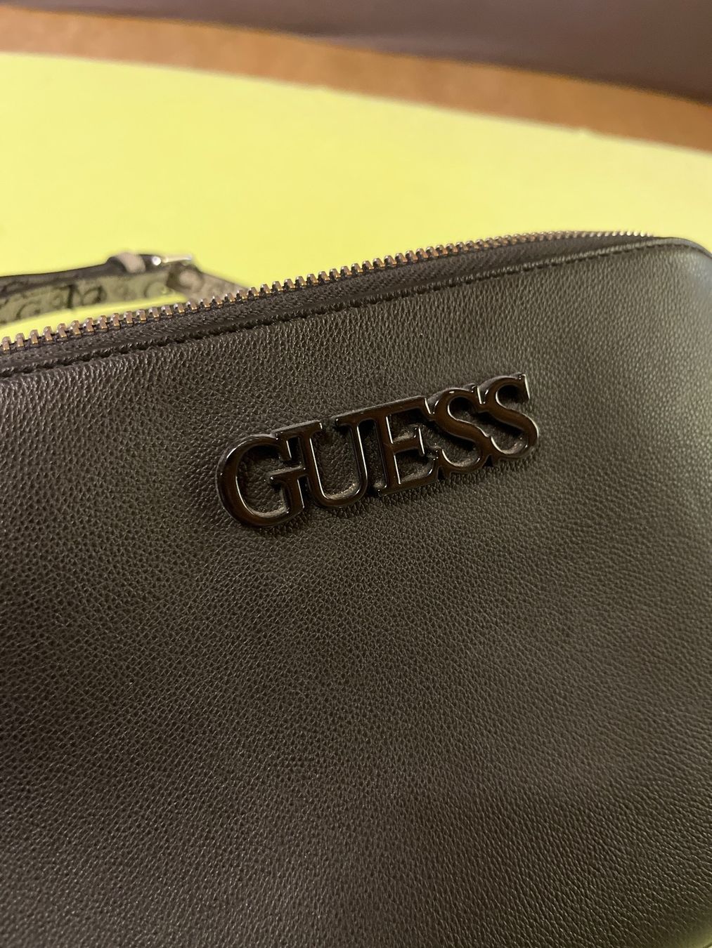 Guess Borse: Guess Handtasche – Usato da Einsiedeln venduto da sandramon 2
