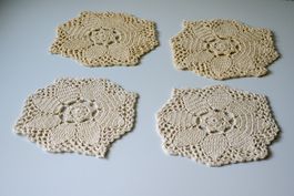 Handgemacht! 4 x Häkeldeckchen aus Baumwolle Vintage