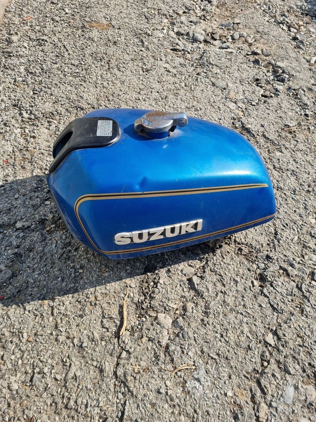 Suzuki Strada: serbatoio completo Suzuki gt 500 – Usato da Golino venduto da tramatra