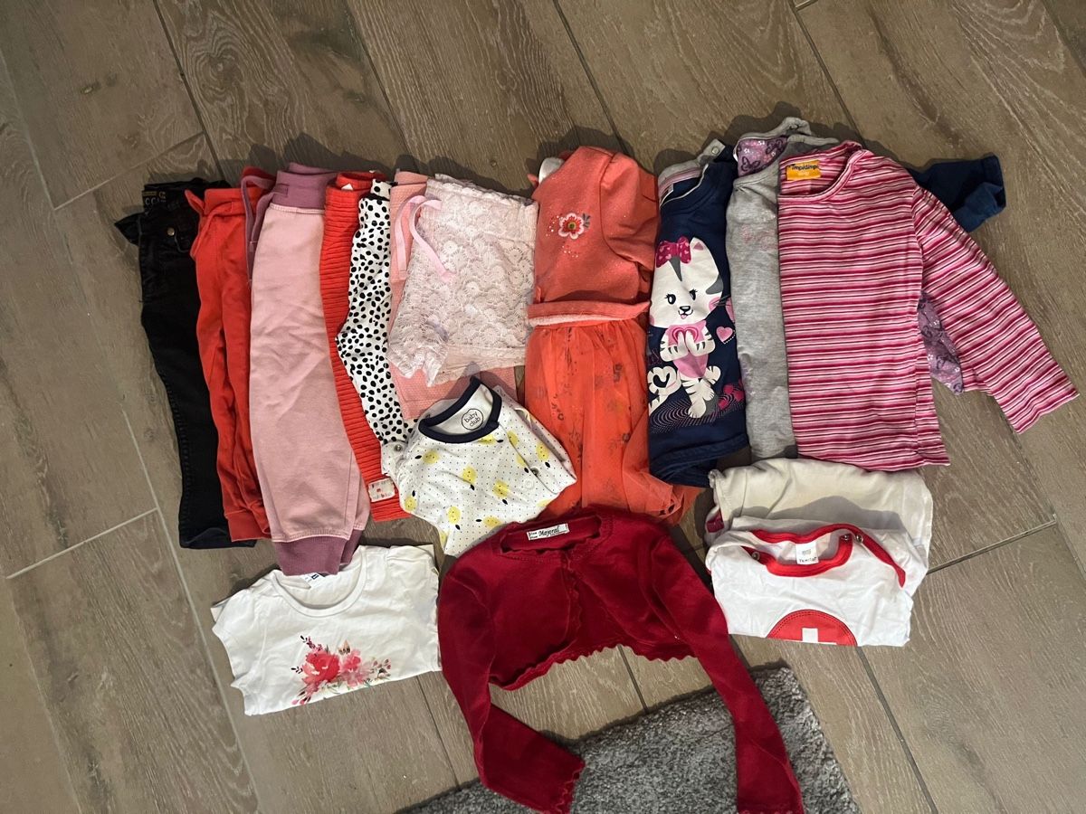 Kleiderpakete & -sets: Mädchenkleider Gr. 86 – Gebraucht aus Döttingen von mar_6vv7