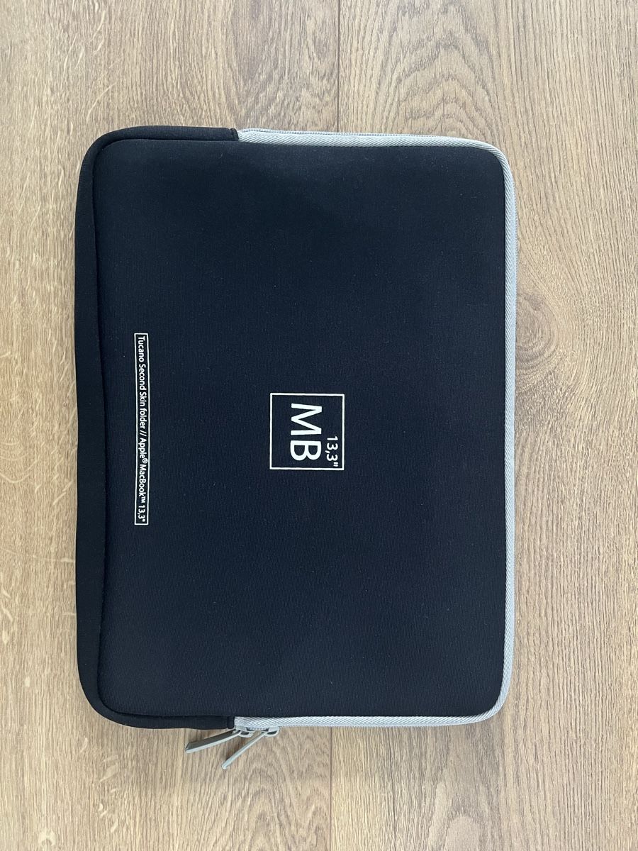 Tucano Borse: Tucano Sleeve New Elements MacBook – Nuovo (secondo la descrizione) da Orpund venduto da Steinway