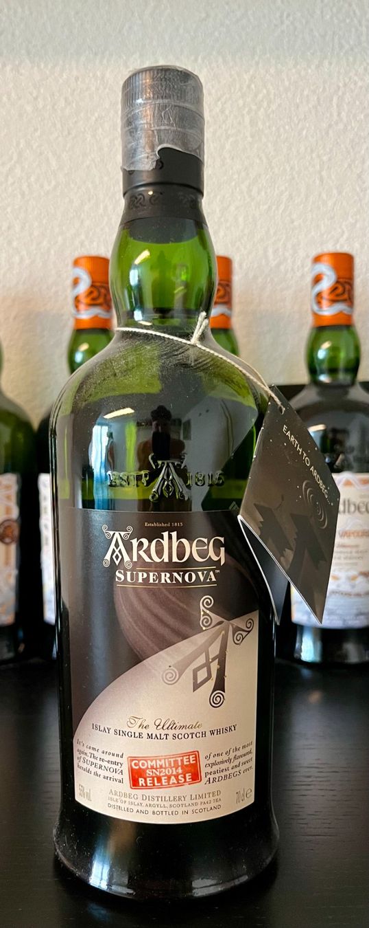 Ardbeg Bevande alcoliche: Ardbeg Supernova 2010-2019 & Hypernova 2022 Set – Nuovo (secondo la descrizione) da Niederhünigen venduto da swissdram 3