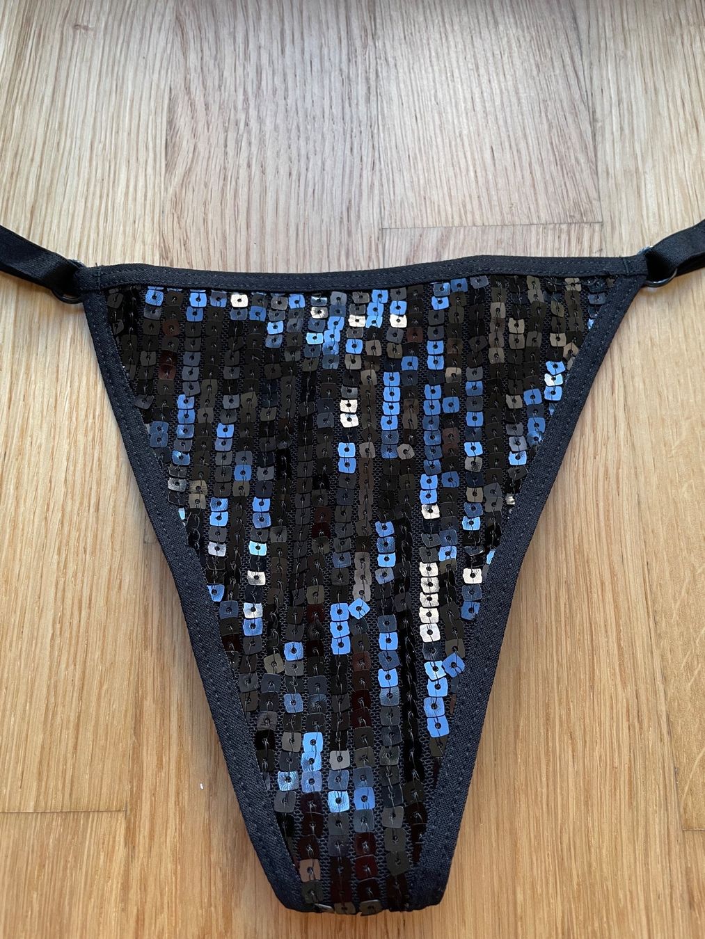 Victoria's Secret Sonstige Unterwäsche: Victoria’s Secret Adjustable Sequined V-String Thong S NEW – Neu und originalverpackt aus Dübendorf von Mangia14 1