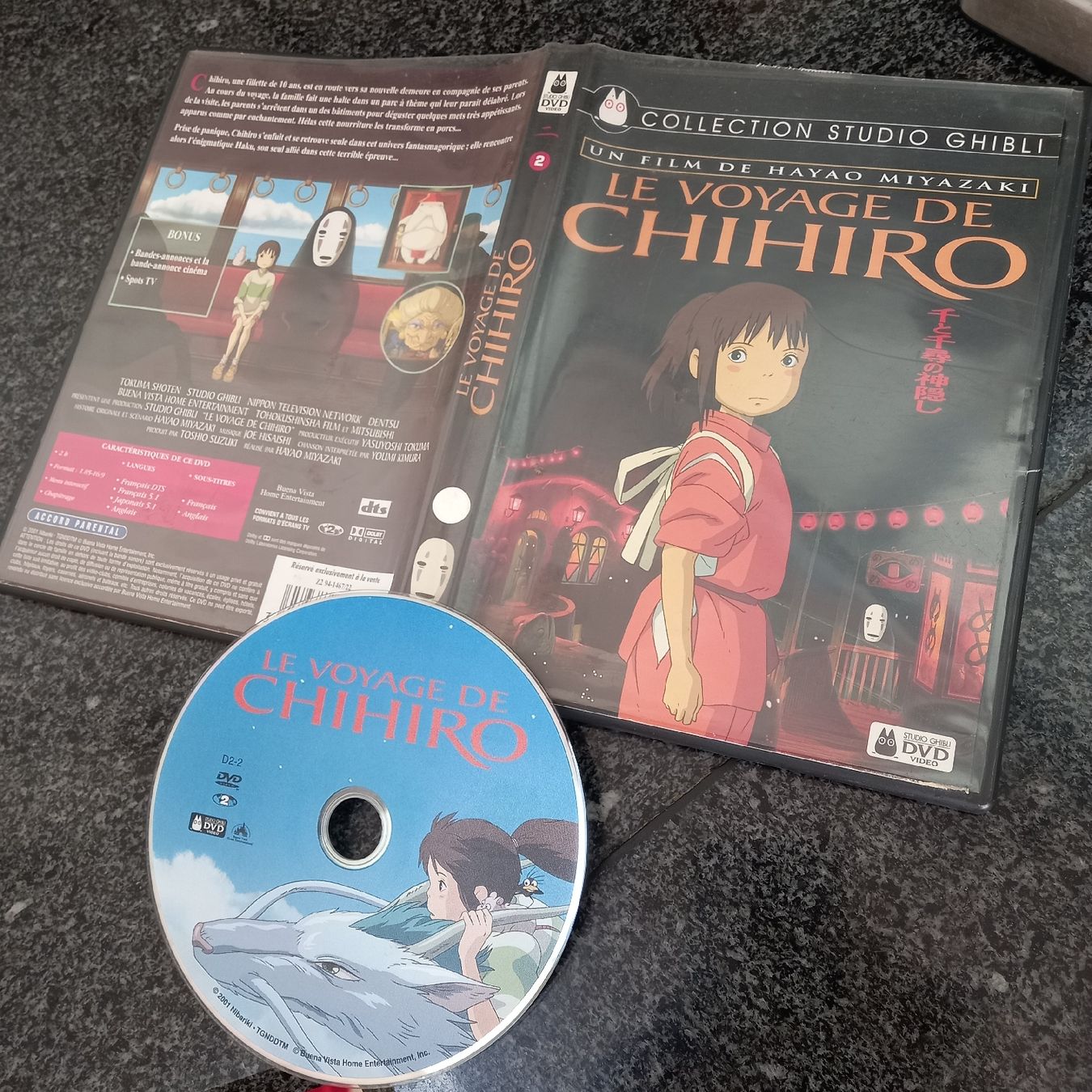 Tutti i DVDs: Le voyage de chihiro – Usato da St-Cergue venduto da VeganWarrior