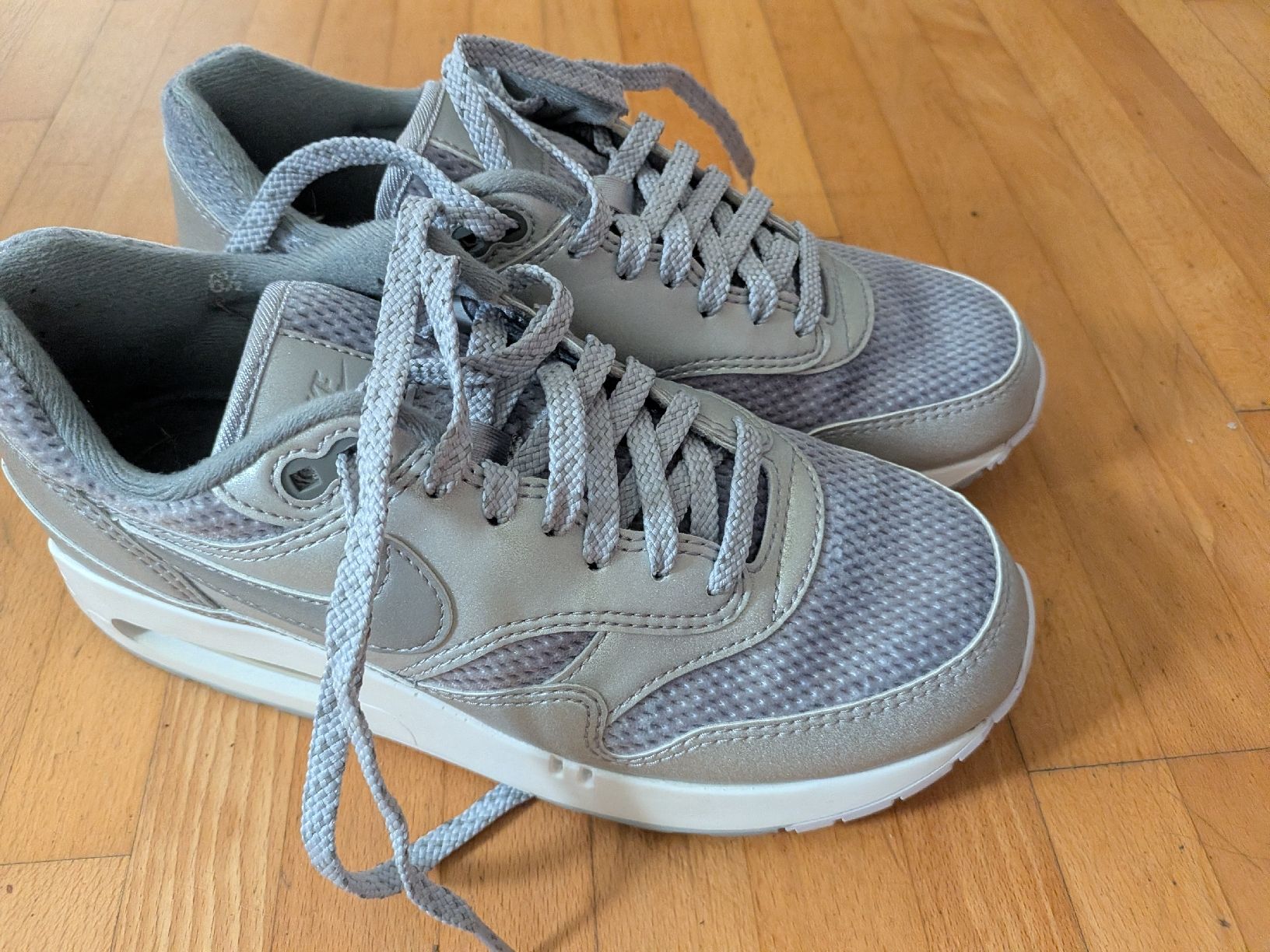 Scarpe da uomo: Nike Air Max 1, Damenschuhe, Grau, Grösse 39 – Usato da Pfäffikon SZ venduto da deyjanira 1