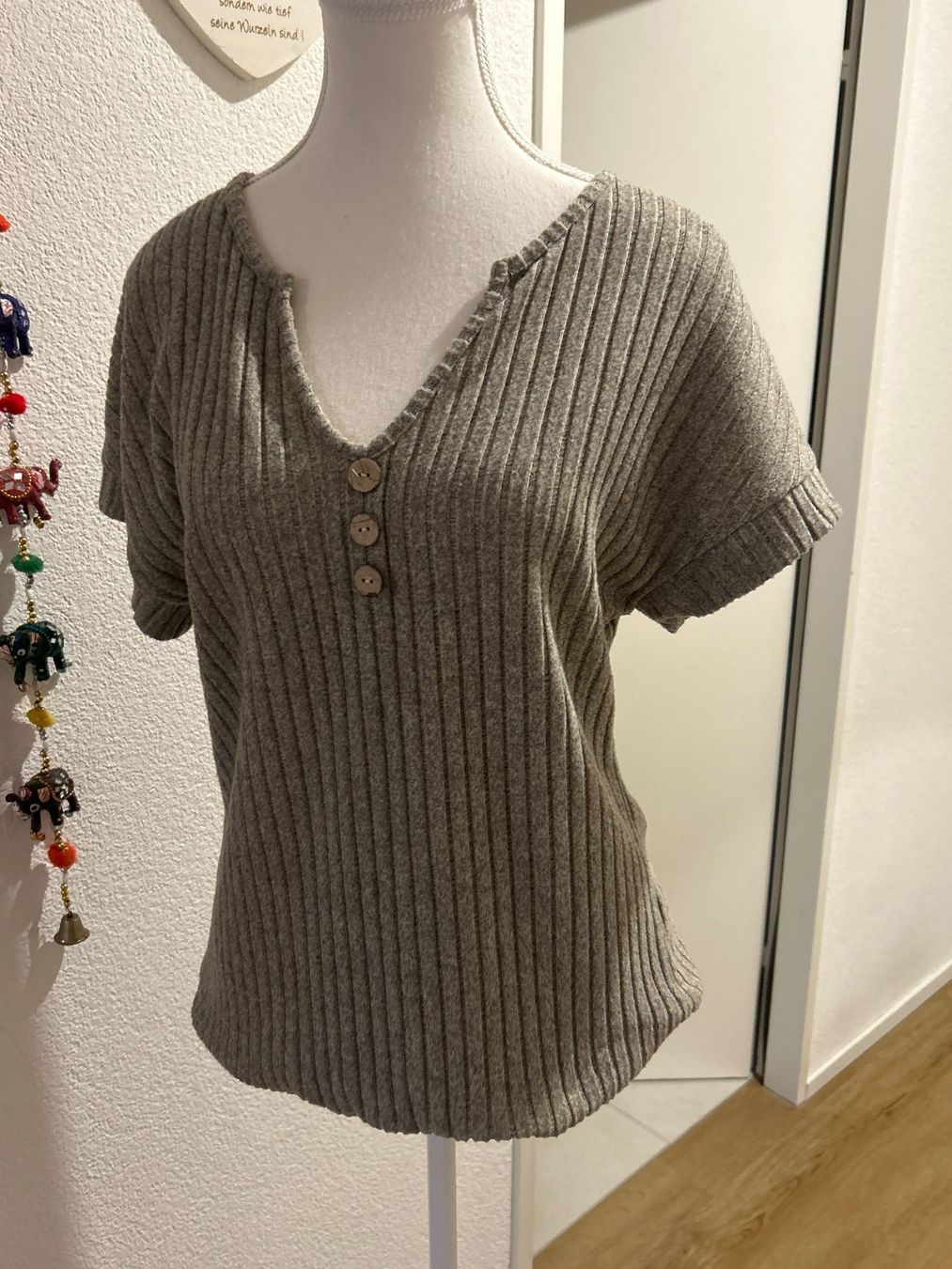 Pullover & Sweatshirts: Damen Kurzarm Pullover Rippenstrick oliv /grau Grösse M – Gebraucht aus Brunnen von Nala2929 3