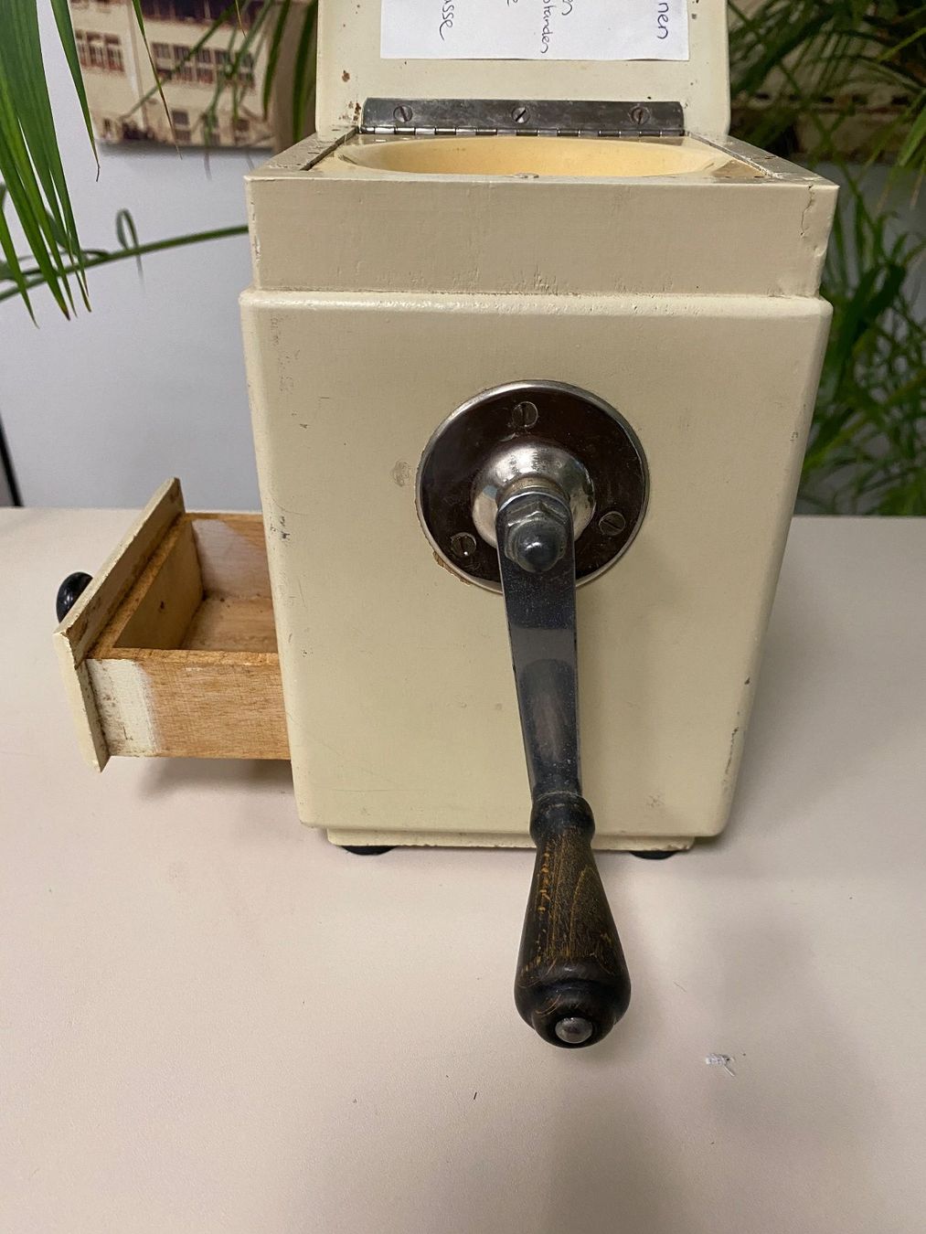 Elettrodomestici da cucina: Schöne Kaffeemühle - 60er Jahre – Usato da Brügg BE venduto da schwimmer01 4