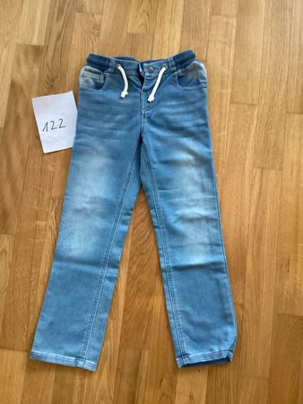 Coole Jeans in Grösse 122 - 👖