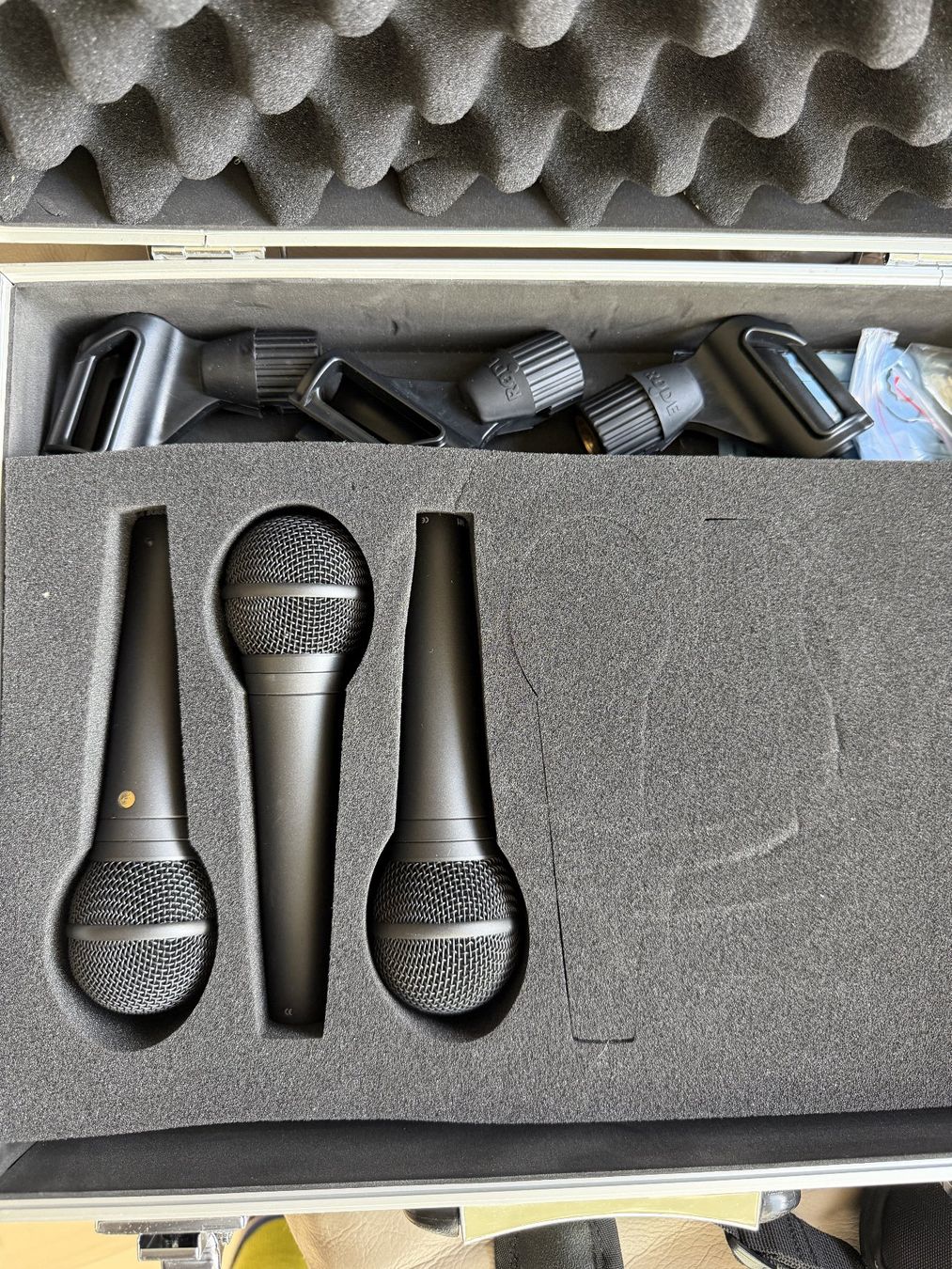 Røde Microfoni: 3st. RODE M1 Mikrofone inkl. Roadinger Case – Nuovo (secondo la descrizione) da Alpthal venduto da Henko
