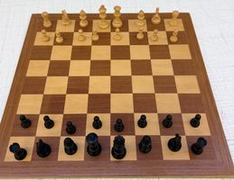Schachspiel mit Holzbrett und Figuren guter Zustand