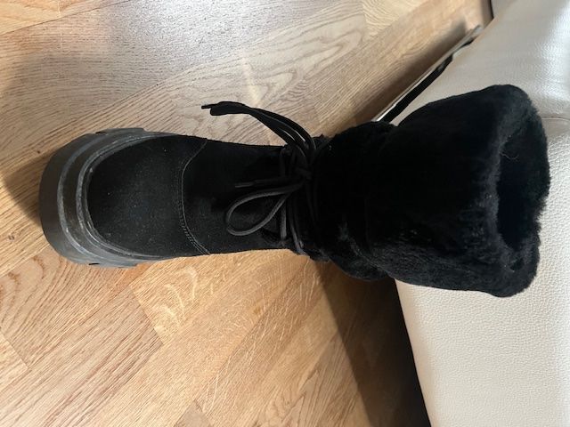 Scarpe da donna: Stiefelette schwarz – Usato da Steinmaur venduto da Dyleila 1