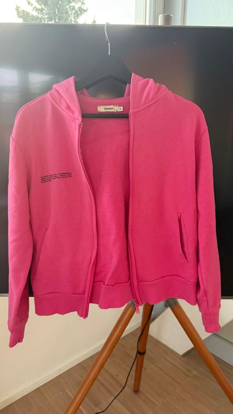 Maglioni & Felpe: Pangaia Pink Full Zip Hoodie, Size Medium – Usato da zug venduto da Inaar