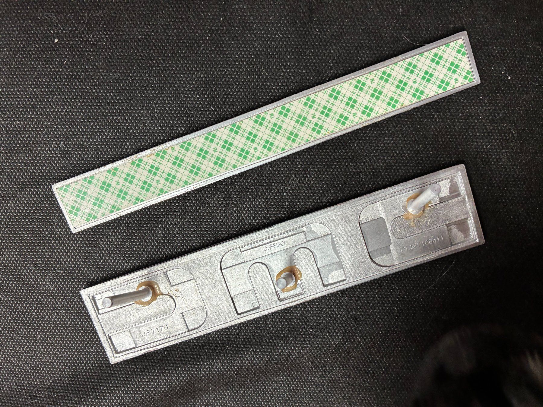 Tutti pezzi di ricambio auto: Emblème original DMC DeLorean kit – Nuovo (secondo la descrizione) da Vaulruz venduto da The1971Company 1