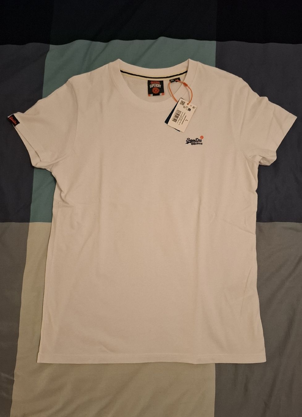 Superdry T-Shirts: T-shirt Superdry white – Neu und originalverpackt aus Crissier von Chino_20