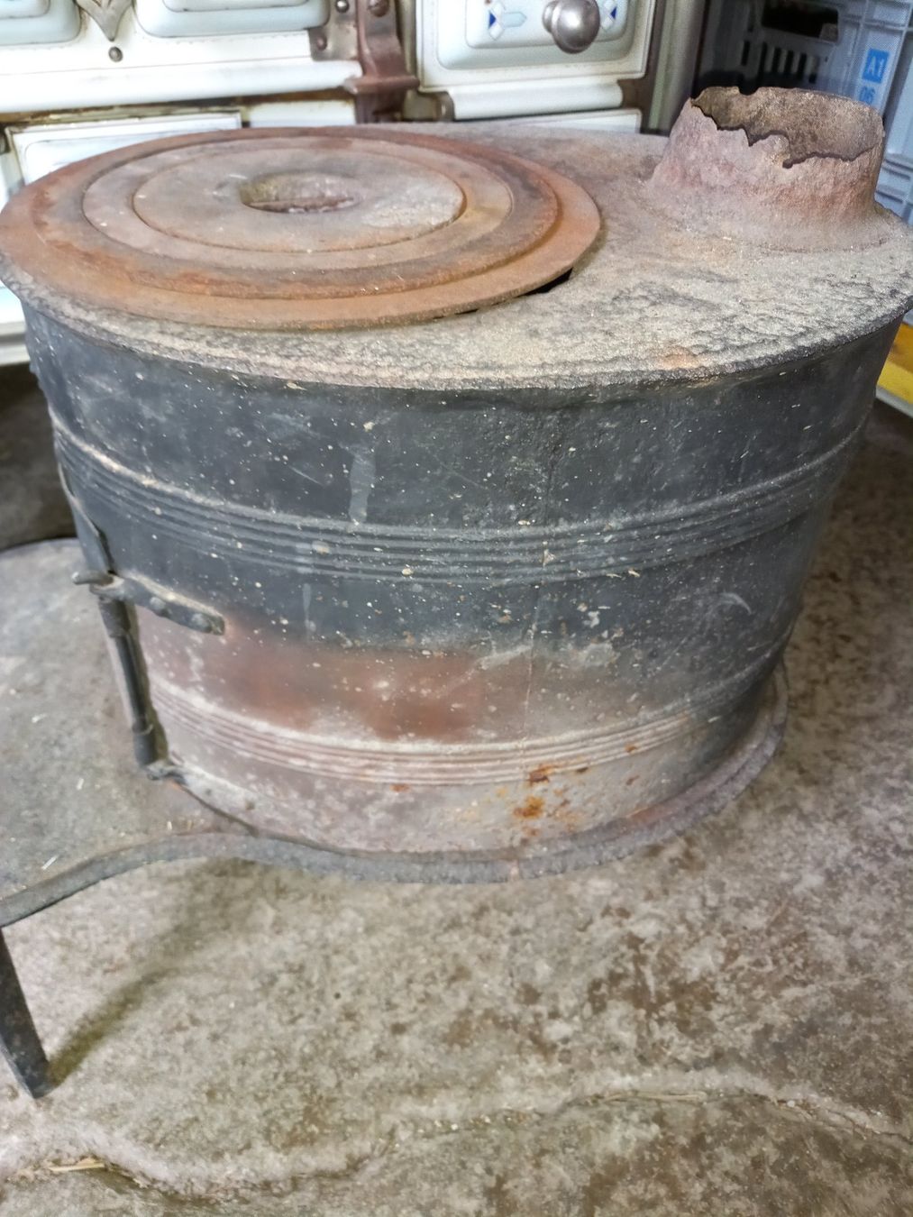 Poêles de chauffage: Poële très ancien – D'occasion à Noiraigue par pel_ny7d 1