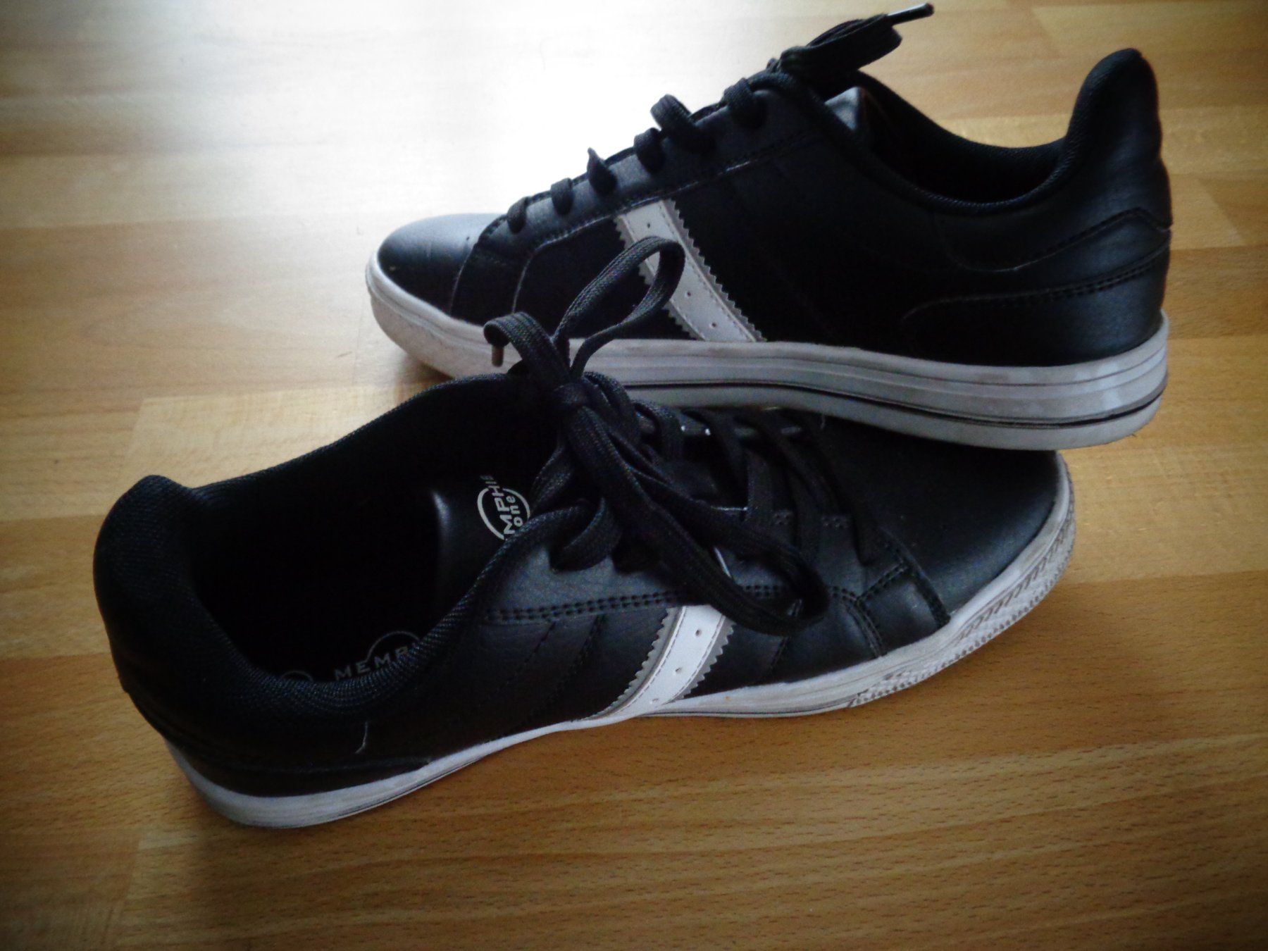 Scarpe per ragazzi: Sneaker in Lederlook  Gr. 37 schwarz – Usato da Jonschwil venduto da sonja8472 7