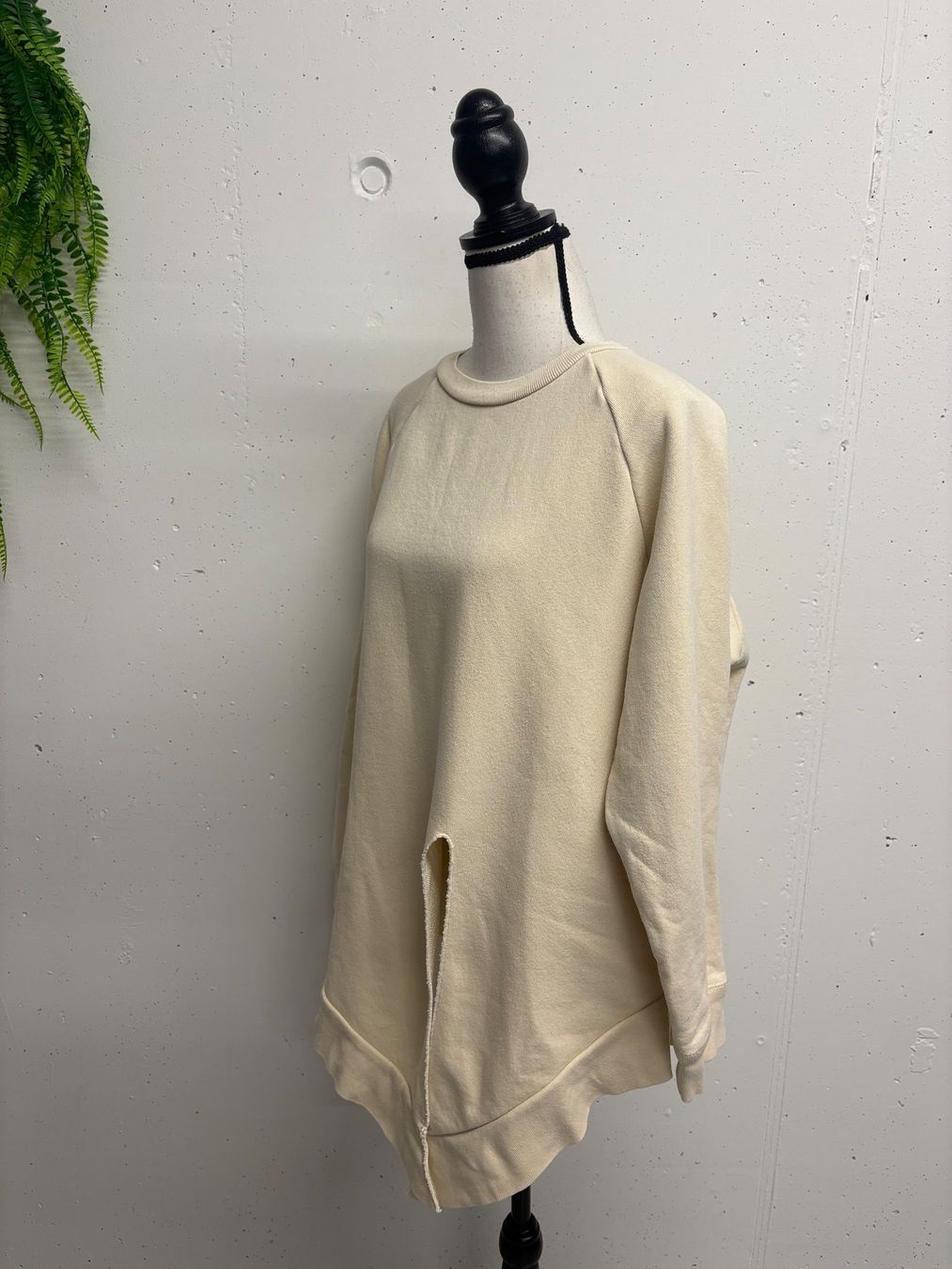 Maglioni & Felpe: JOSEPH Sweatshirt Gr. L creme Baumwolle Knot Pullover – Usato da Regensdorf venduto da sec_l5cr 2