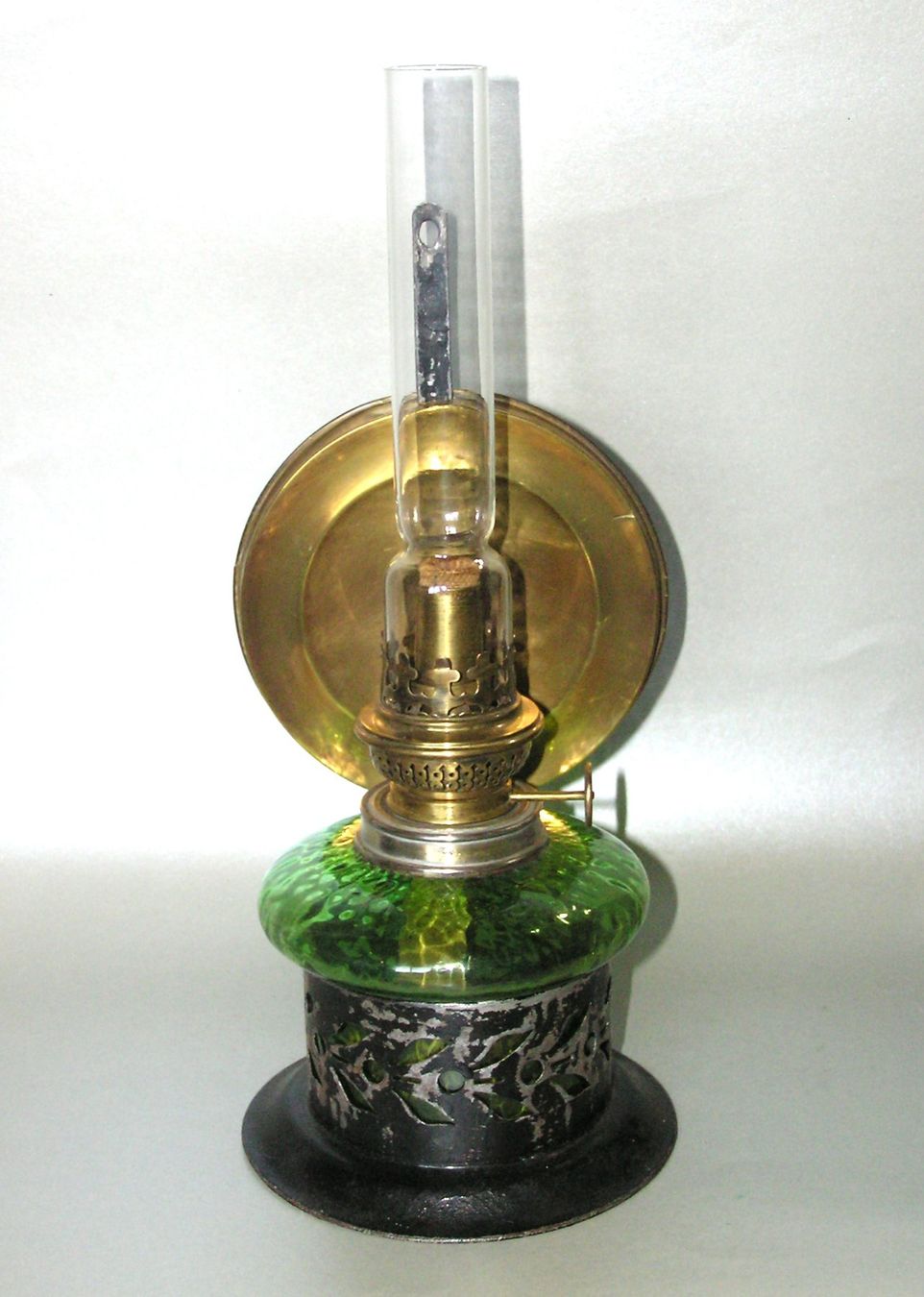 Lampade: ANTIKE PETROLLAMPE PETROLEUMLAMPE – Usato da Grenchen venduto da Antique-hunter