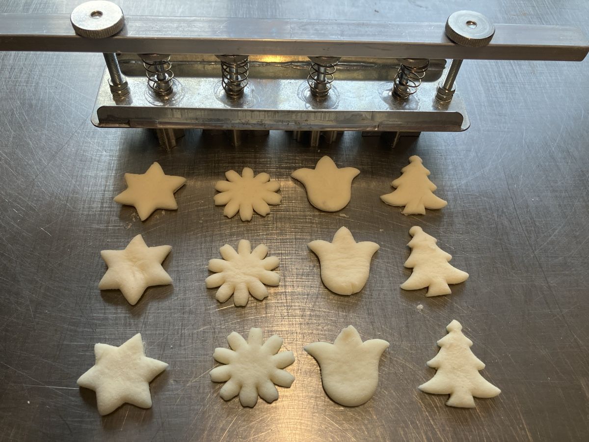 Teglie da forno: Austecher für Marzipan ,Teig – Usato da Dittingen venduto da Forfour1