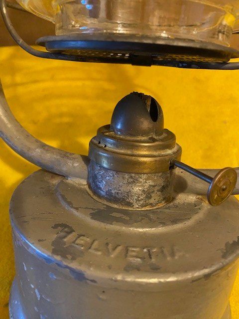 Lampen: PETROLLAMPE  " HELVETIA " – Gebraucht aus Chur von silbermon 2