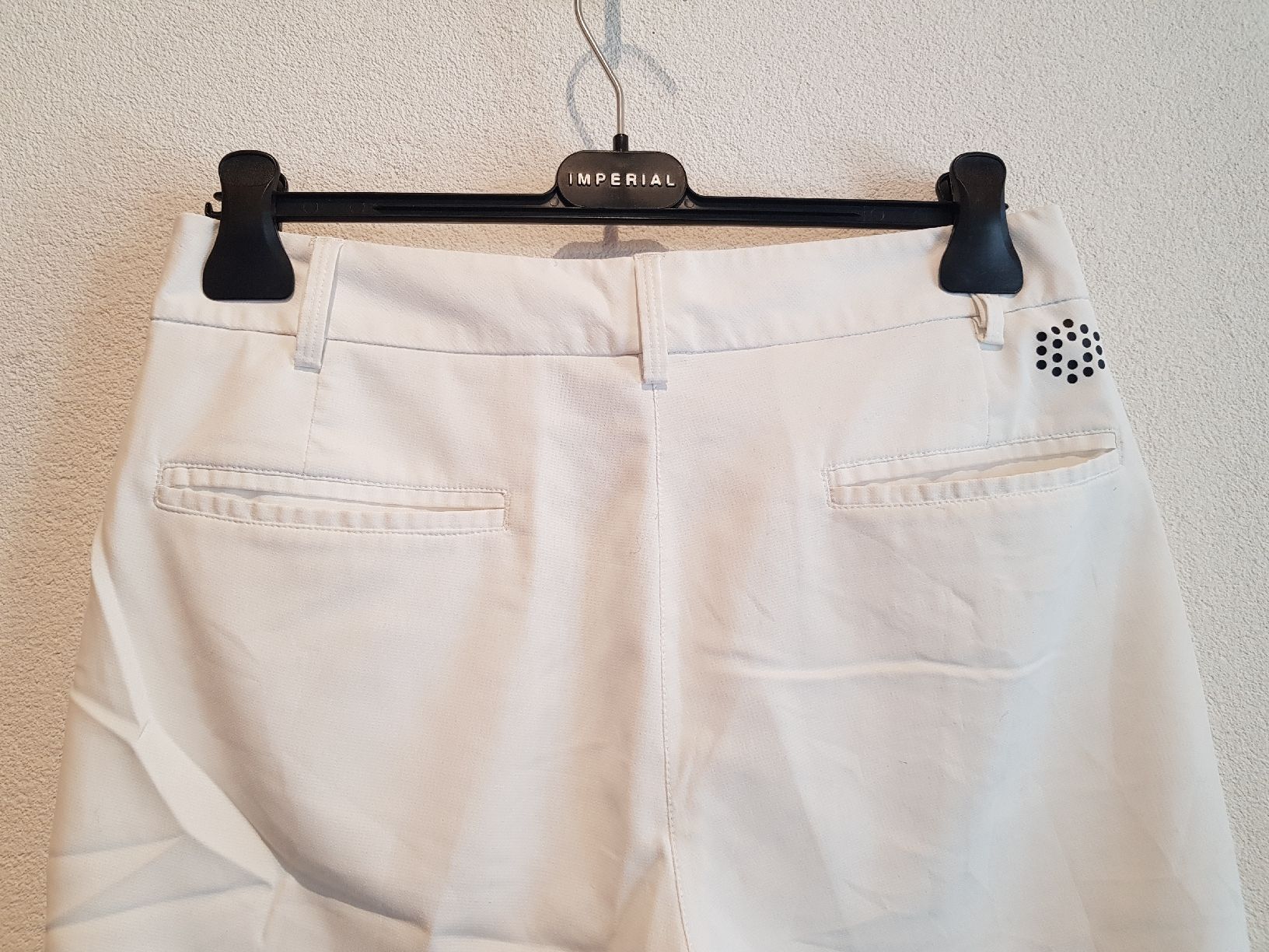 Puma Hosen: PUMA - Shorts blancs de sport - Taille 6 – Neu (gemäss Beschreibung) aus Haute-Nendaz von Violette123 6