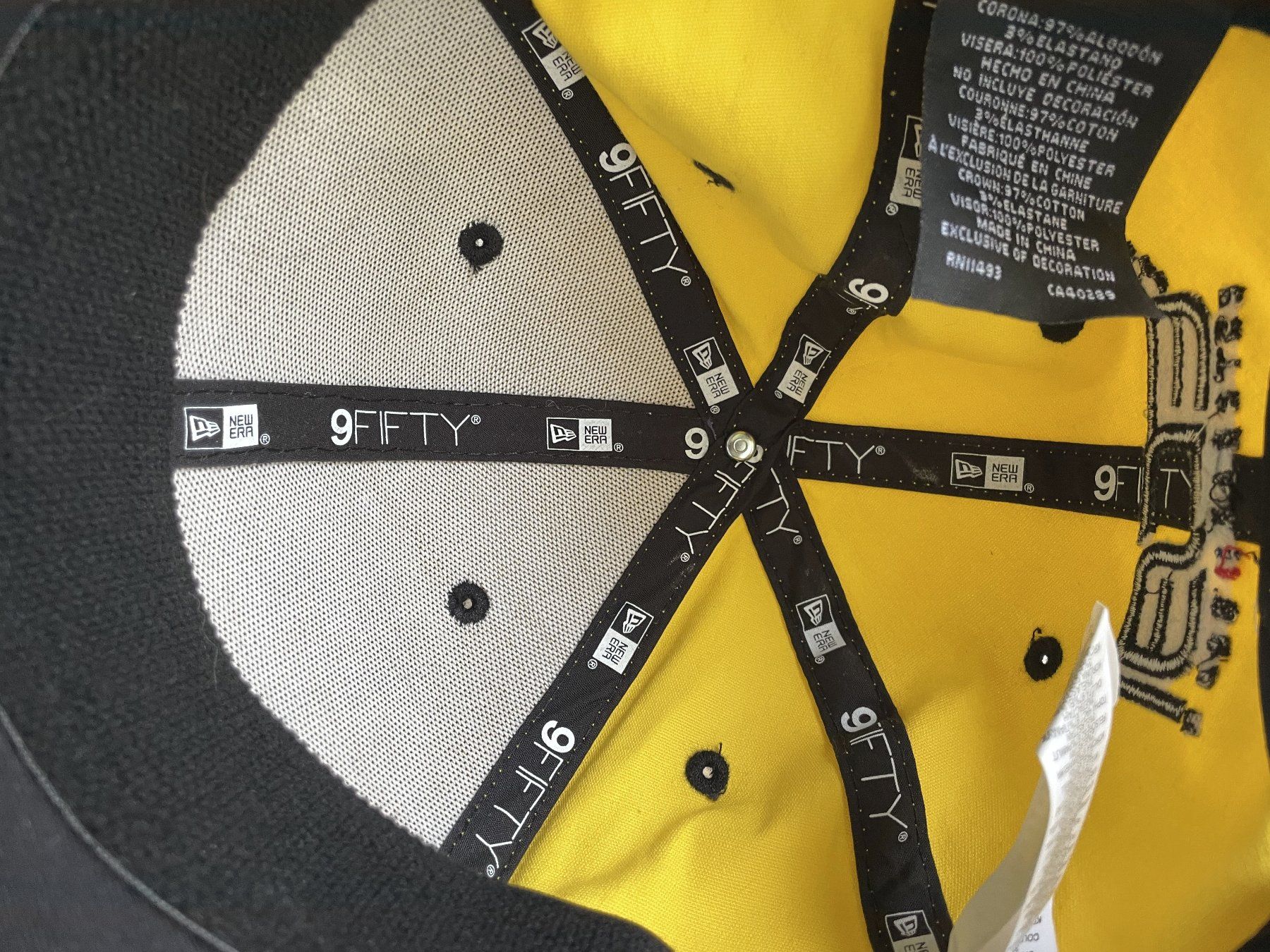 Renault Copricapi, berretti & cappellini: Renault F1 Cap Yellow/Black Adjustable – Usato da Zürich venduto da Sbd1 3