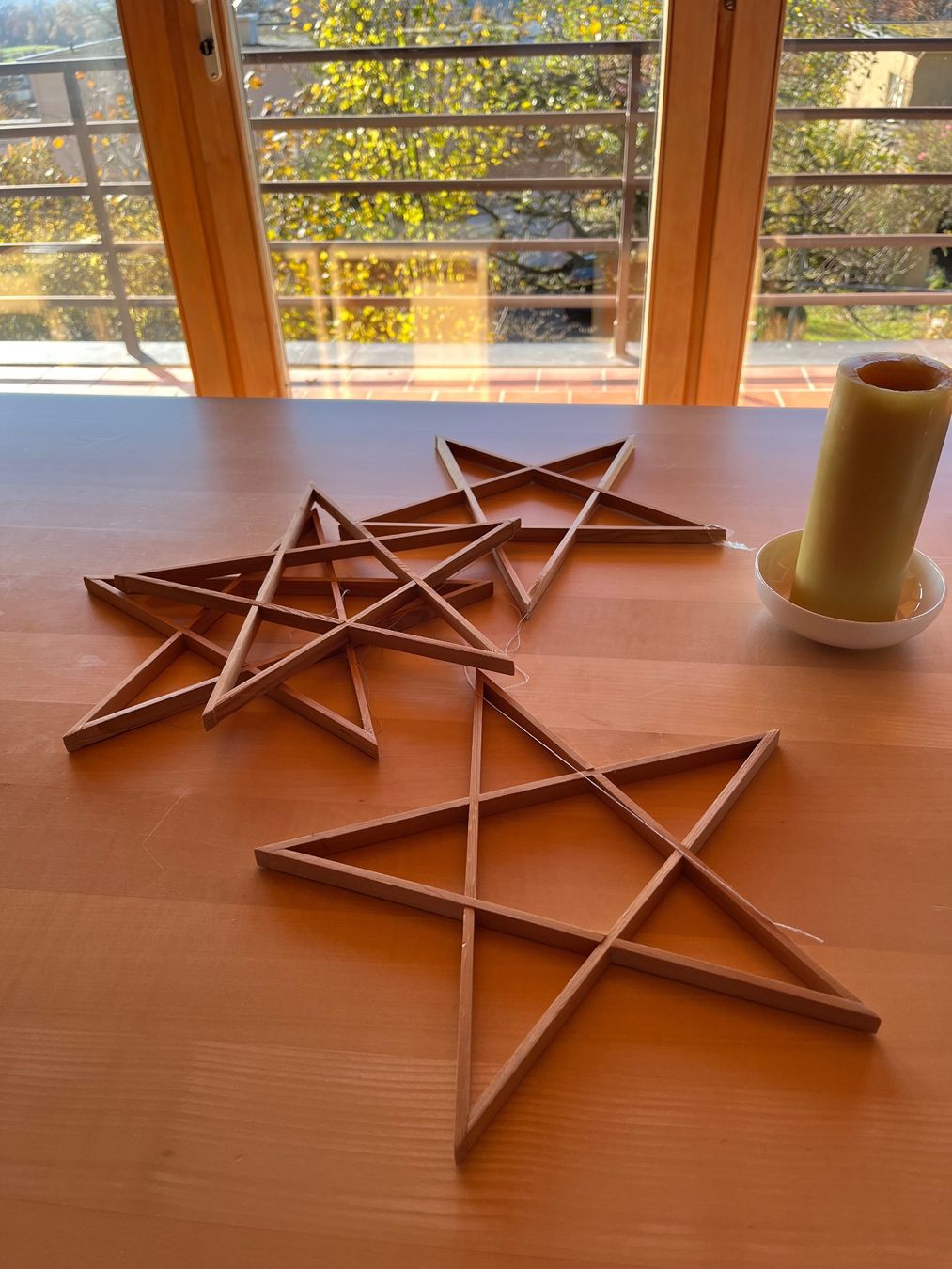 Tutte le decorazioni: grosse Holzsterne, handgefertigt – Usato da Hinwil venduto da maf_5gzt 2