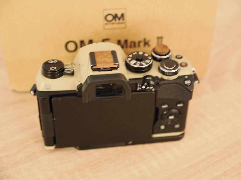 OM System Appareil photo: OM System OM 5 II, 2 Akkus, Ladegerät, Handgriff – D'occasion à Urdorf par Pukao 4