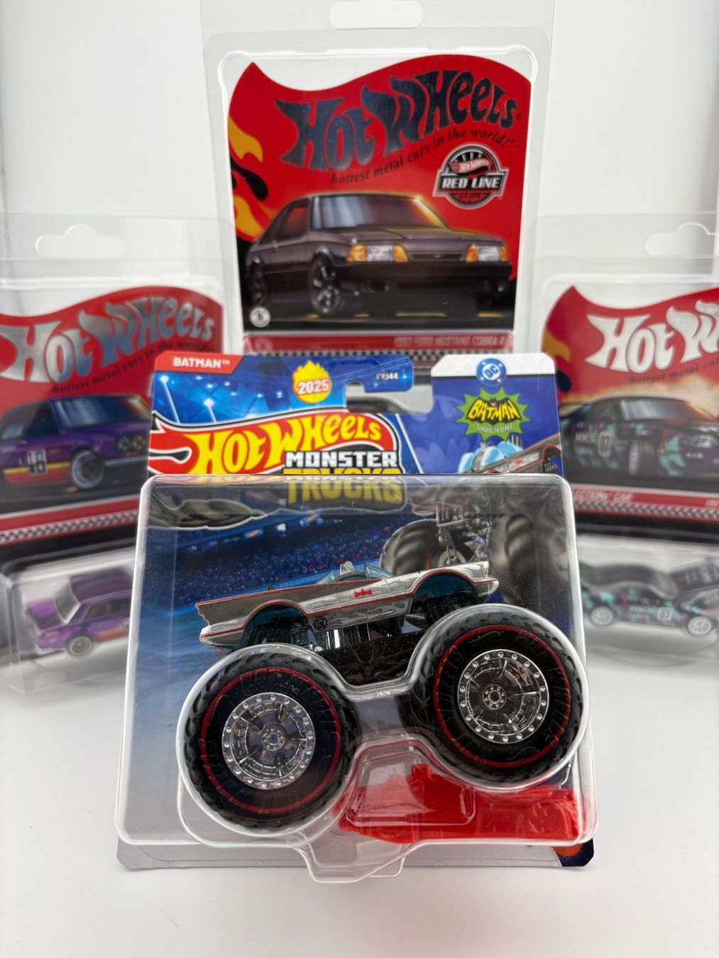 Hot Wheels Modellautos: Hot Wheels Monster Trucks Batman Batmobile CHASE – Neu und originalverpackt aus Flawil von HeisseReifen