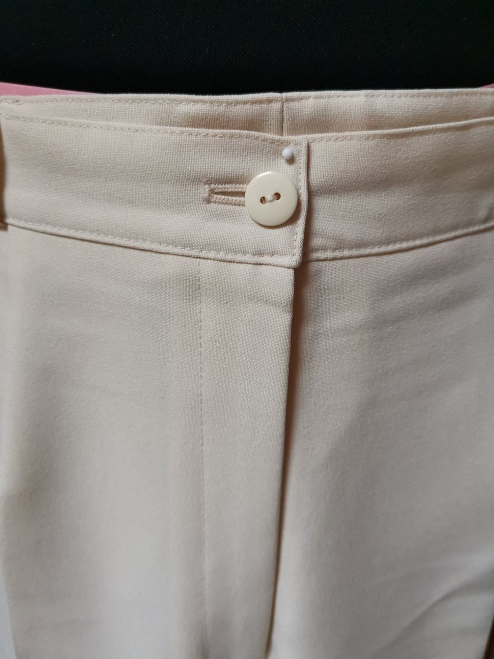 Pantalons: Damenhose beige – D'occasion à Seuzach par NaehdesignMirjam 2