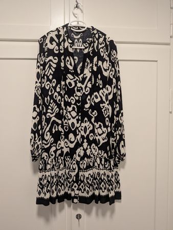 Zara Kleid schwarz weiss Muster Grösse S guter Zustand