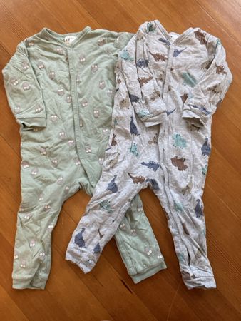 2 wattierte Pijamas von H&M im 98