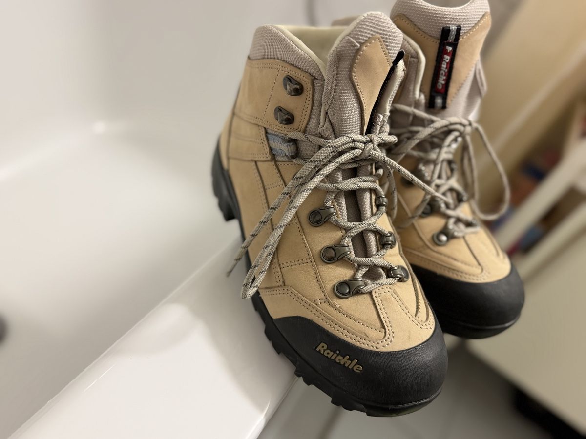 Raichle Scarpe da uomo: RAICHLE Wanderschuhe gr 40 – Usato da St. Gallen venduto da Emifrei 1
