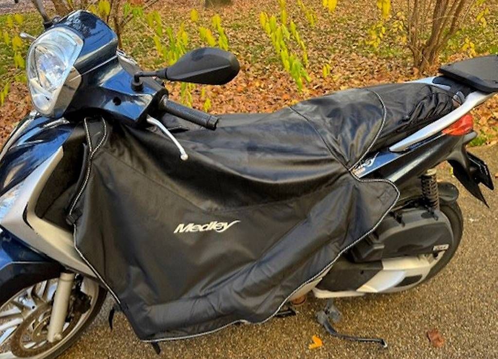Piaggio Scooter: Tablier thermique pour scooter Piaggio – Nuovo (secondo la descrizione) da Genève venduto da ACRD 1
