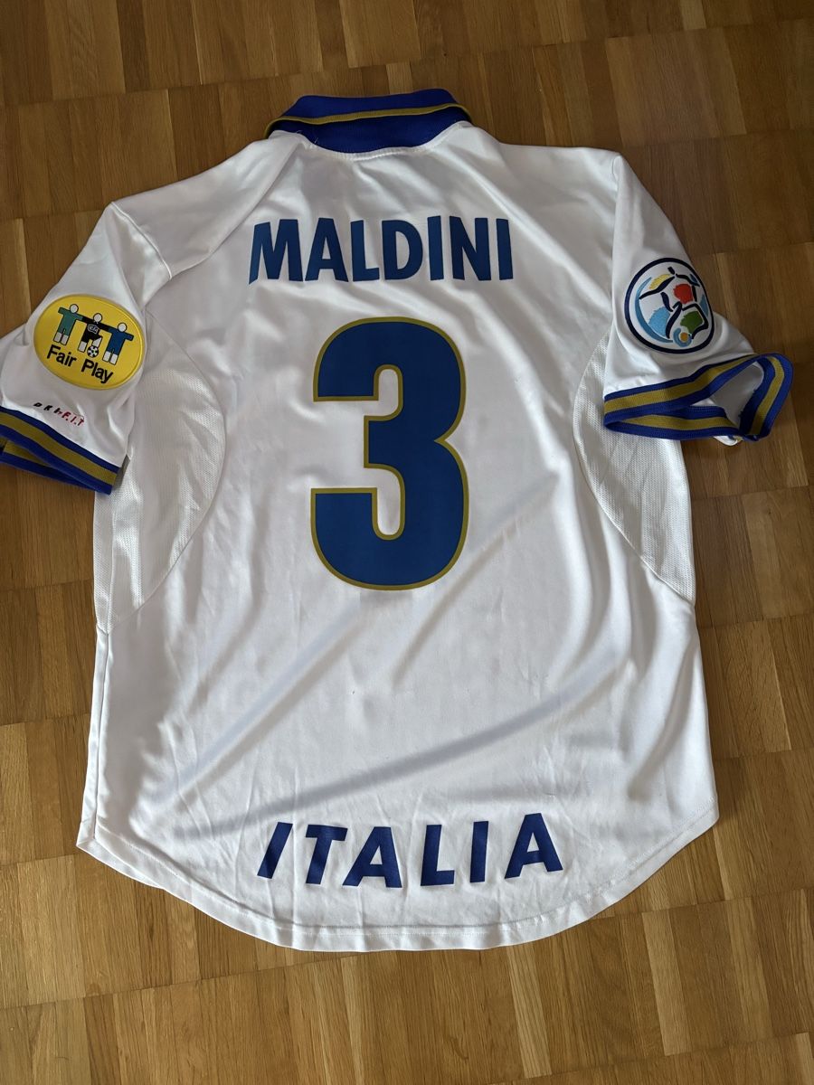 Nike Canottiere & Pantaloni: Italien Trikot Maldini – Usato da Zürich venduto da ChampShirts
