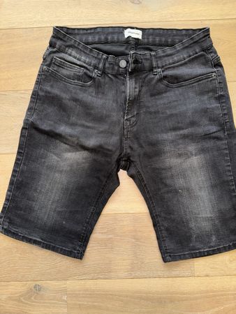 Schwarze Jeans Shorts Grösse 34