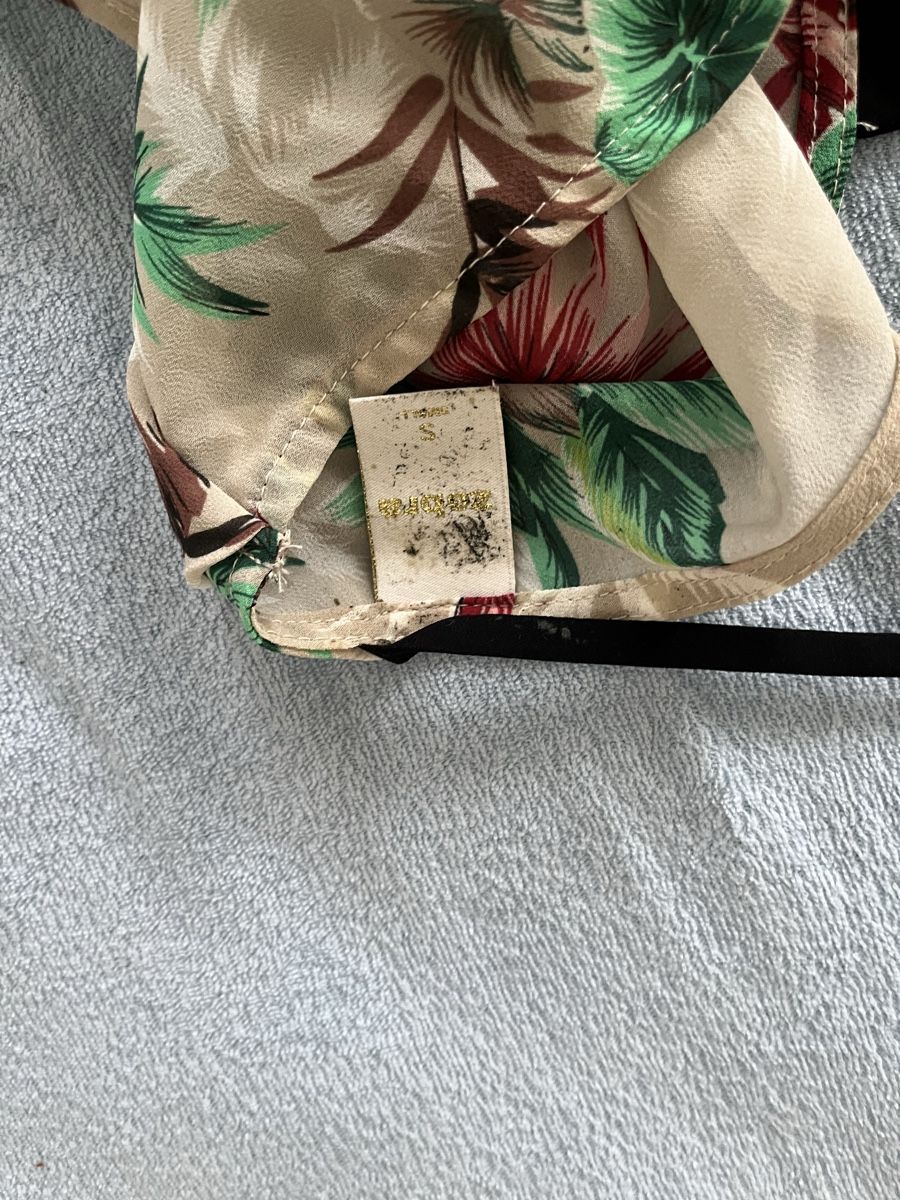 Lotti di vestiti: H&M Stoffhose Beige,mit passenden Oberteil – Nuovo (secondo la descrizione) da Olten venduto da sae_82z2 7