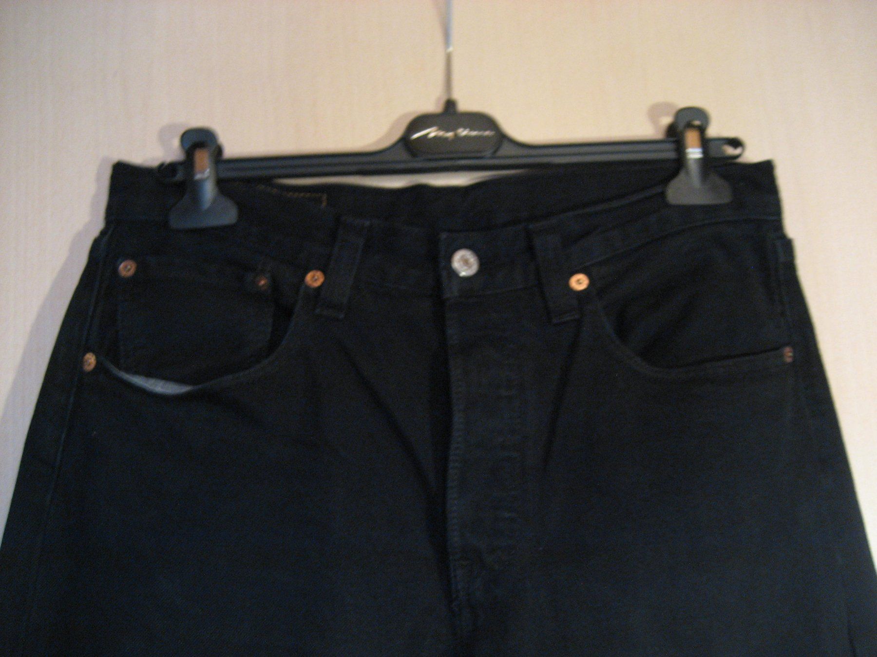 Levi's Jeans: Levi's 501 W31 L32 – Nuovo (secondo la descrizione) da Delémont venduto da marryb 1