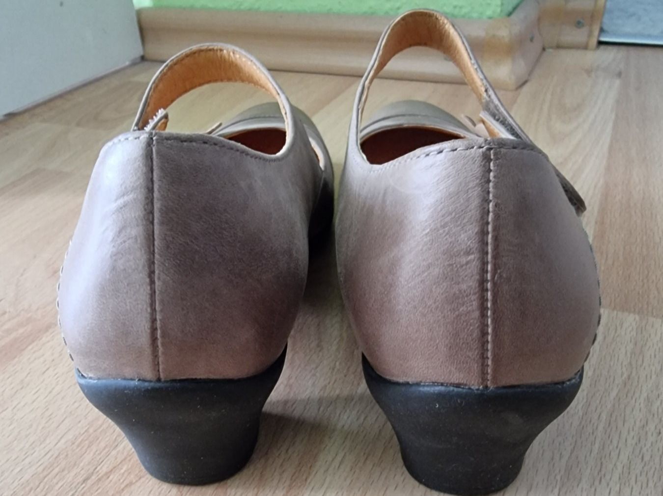 Scarpe da donna: Pumps Damen von Theresia M. – Nuovo (secondo la descrizione) da Schaffhausen venduto da Nadia1111 1
