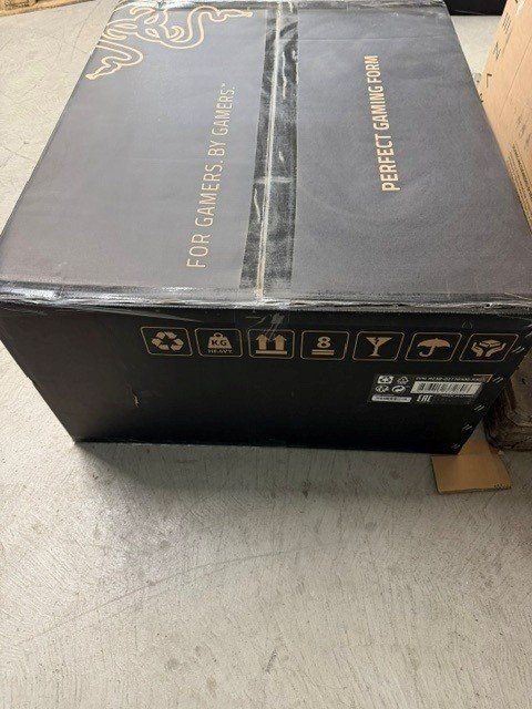 Razer Chaises: Razer Enki - black/green – Neuf avec emballage d'origine à Hitzkirch par Thali_AG 5