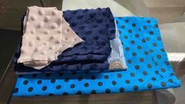 Stoffreste Set verschiedene Farben und Muster