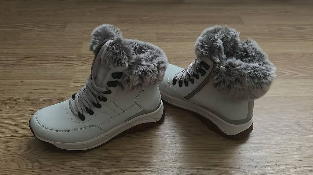 Damenschuhe: Winterschuhe Damen – Gebraucht aus Grafstal von noa_gcm6