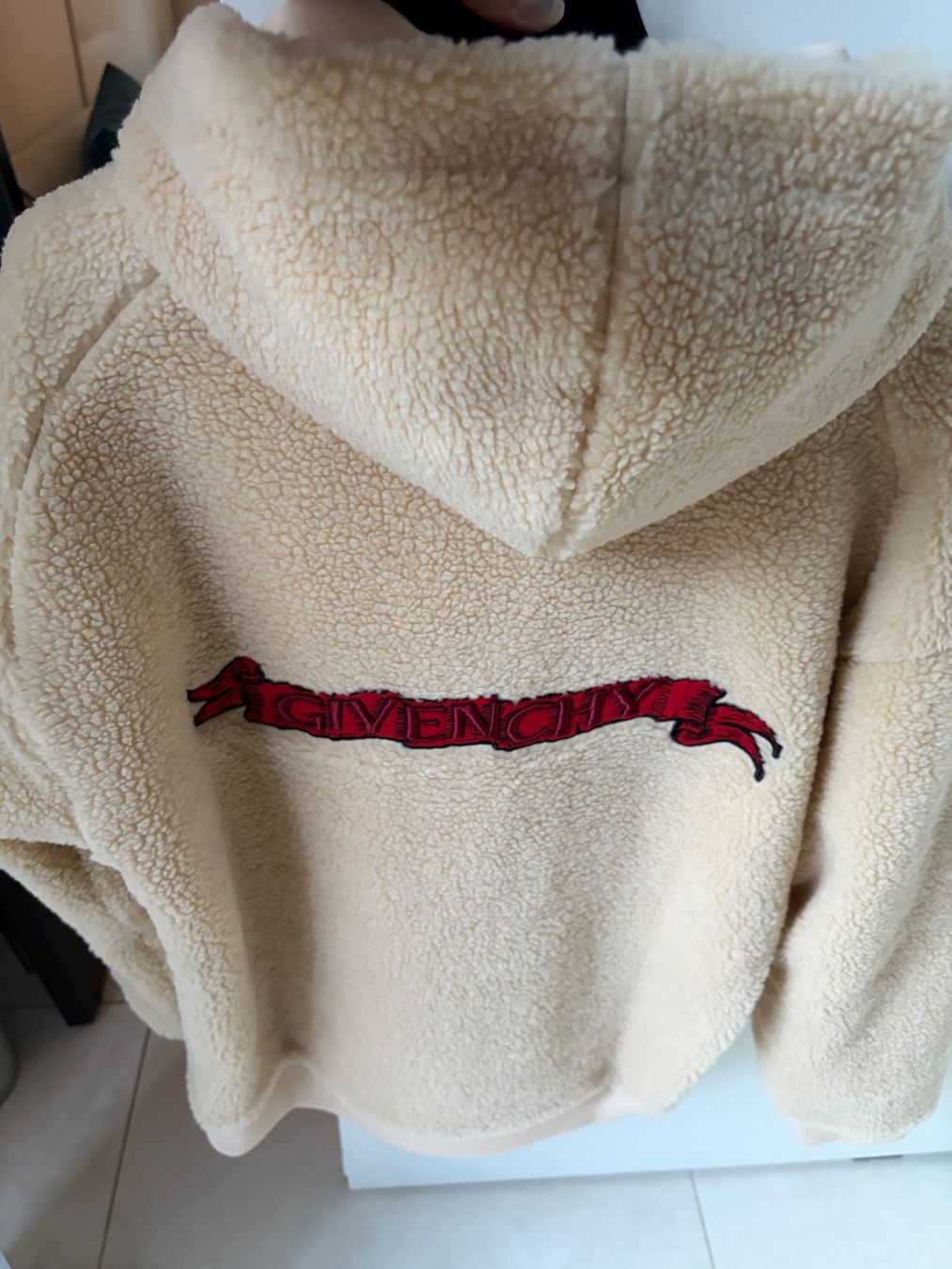 Givenchy Pulls & Sweat-shirts: Givenchy Kapuzenpullover NEU – Neuf (Voir description) à Zürich par fab_lhd9 1