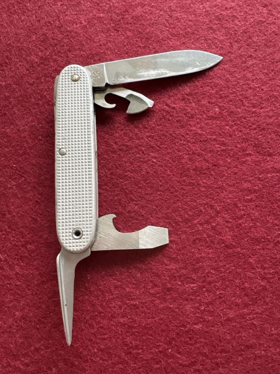 Victorinox Coltelli tascabile: Schweizer Offiziersmesser 1981 - beliebt – Usato da Embrach venduto da mays 2